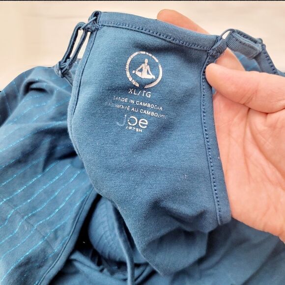 2/$20 Joe Fresh Blue Yoga Tank Top Size: XL - Picture 6 of 6